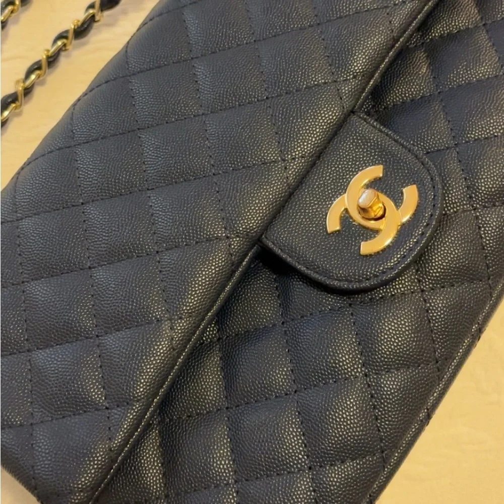 Gorgeous Navy Blue Pebble Bag - Picture 3 of 6